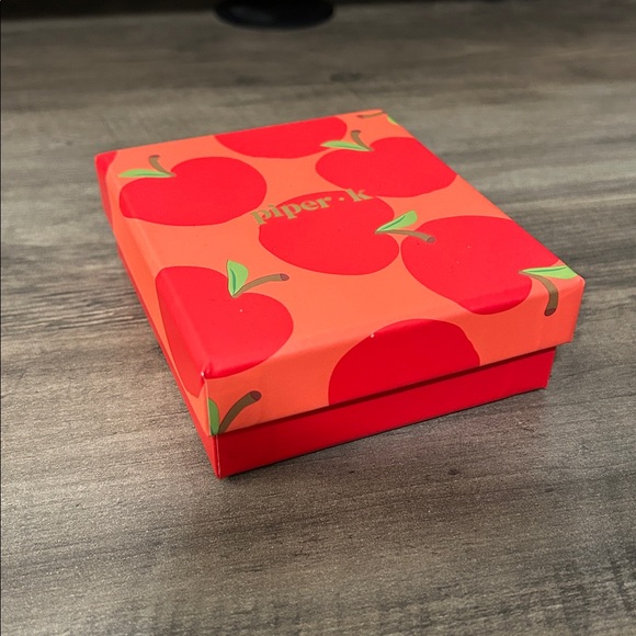 Piper K Artist Painter Palette Dangle Earrings Glass rhinestones New in Box! - Picture 8 of 10